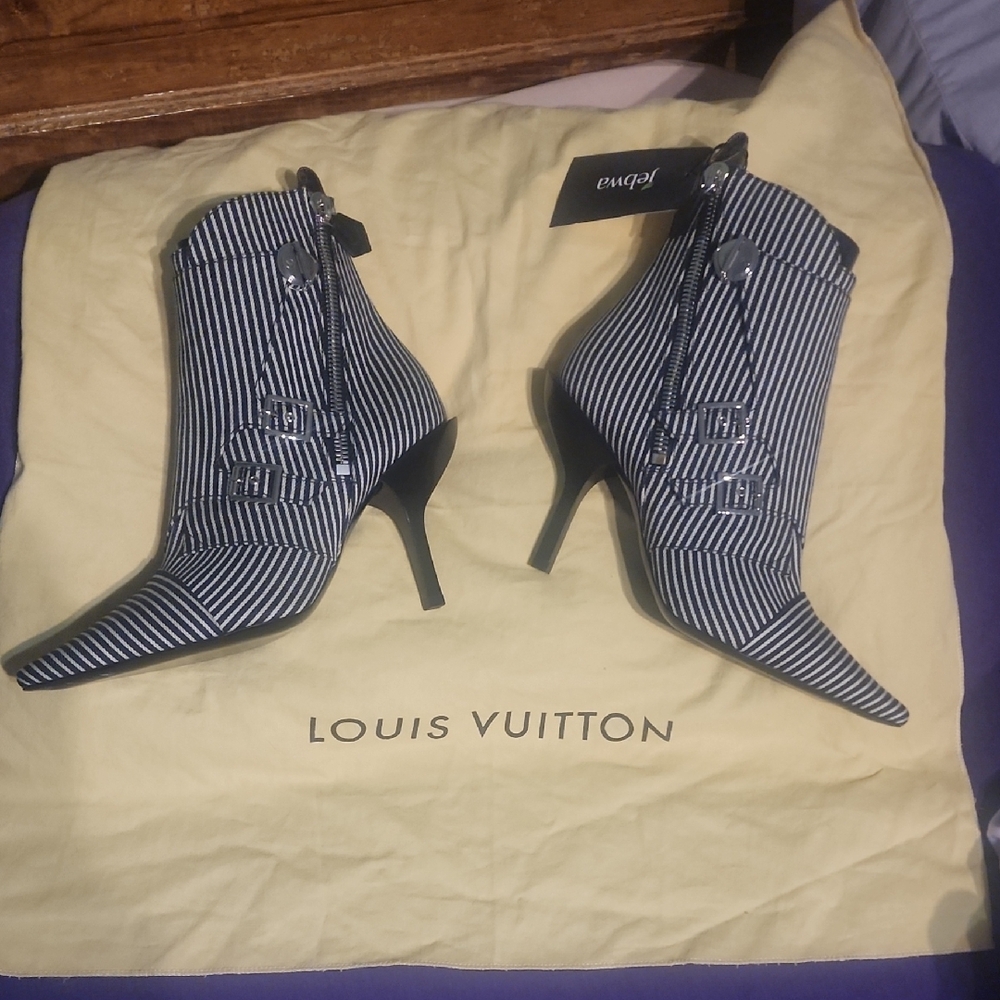 Louis Vuitton Ankle Boots in Black and Gold